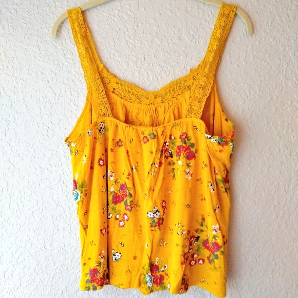 Eyeshadow Boho Floral Lace Tank - Picture 3 of 5